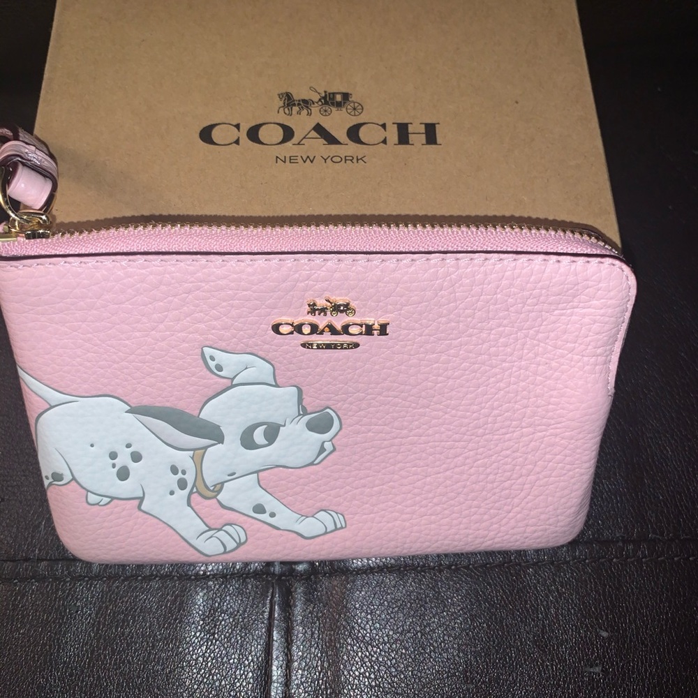 Disney coach 101 dalmatians wristlet - Picture 3 of 8